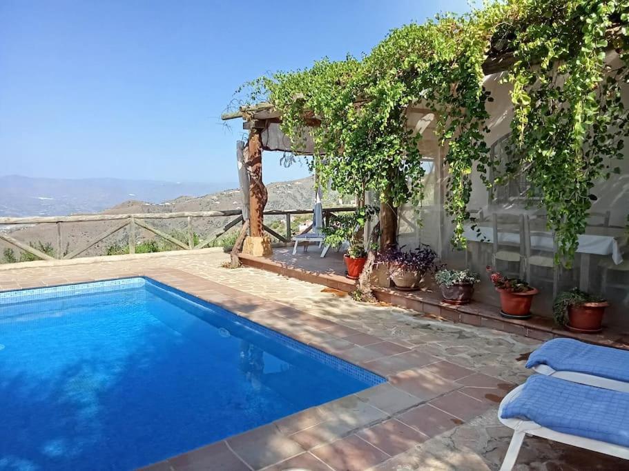 Chalet En Malaga, Donde El Tiempo Se Detiene